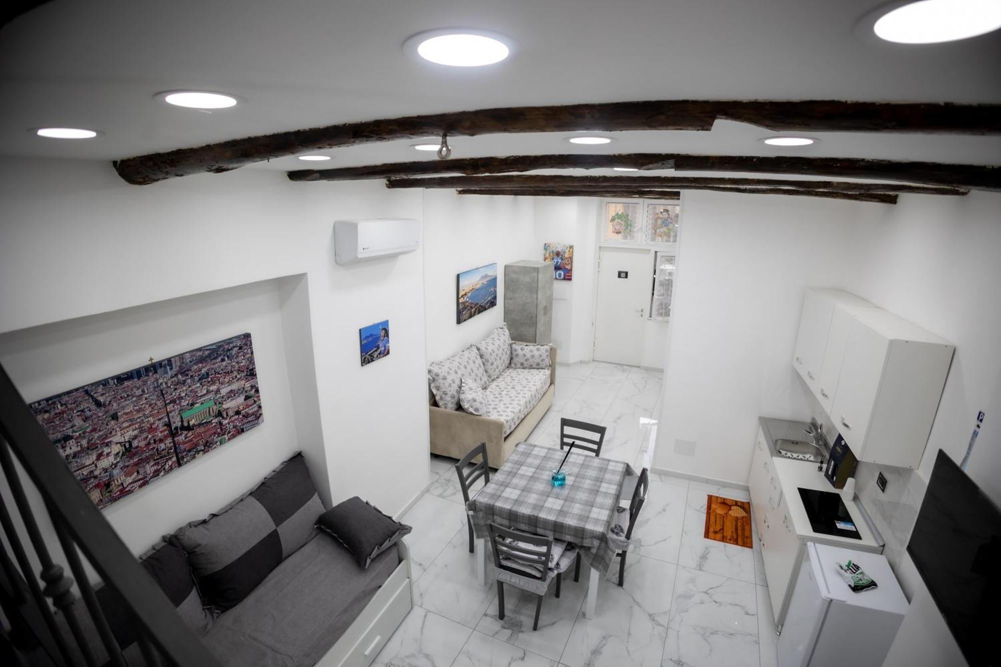 Royal Spaccanapoli Apartamento Exterior foto