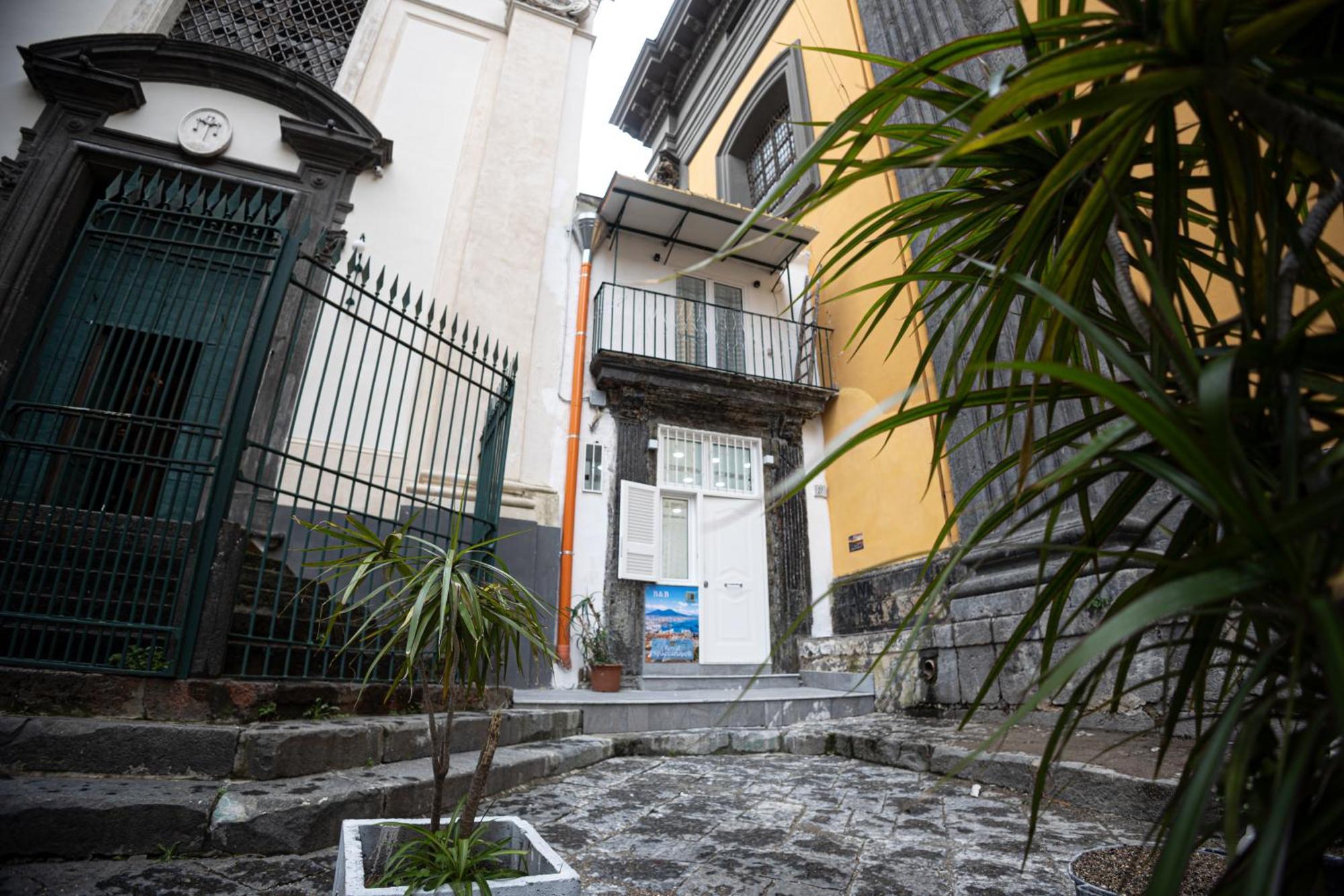 Royal Spaccanapoli Apartamento Exterior foto